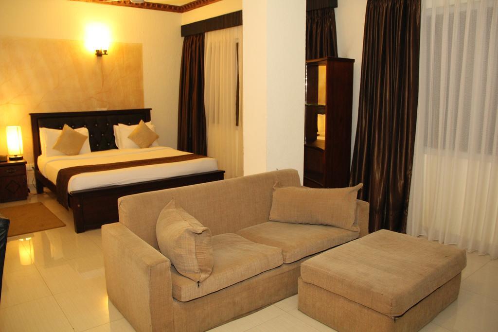 Hotel Sunhill - Kolombo Bagian luar foto