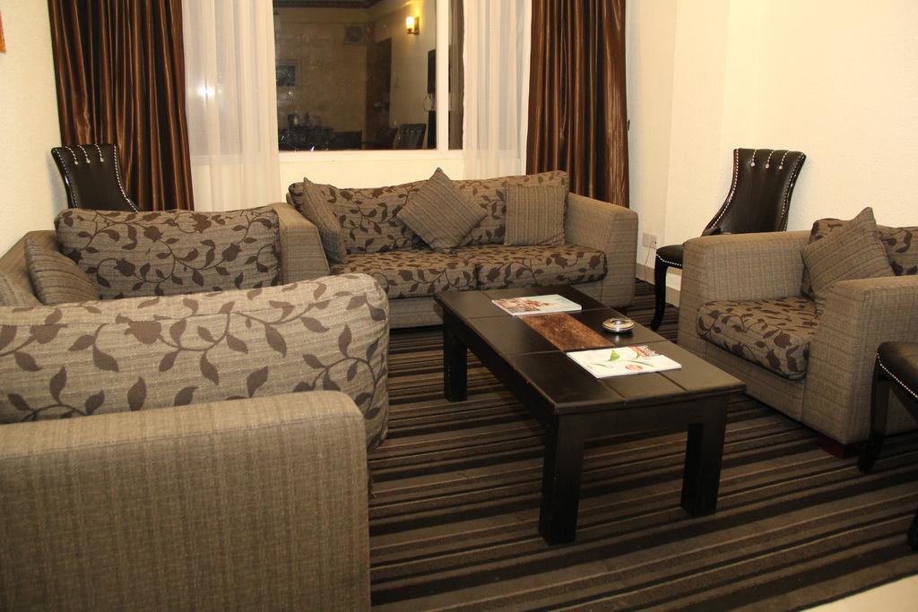Hotel Sunhill - Kolombo Bagian luar foto