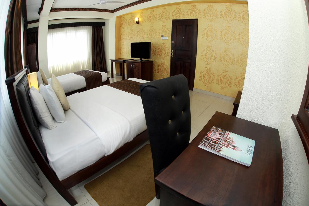 Hotel Sunhill - Kolombo Bagian luar foto