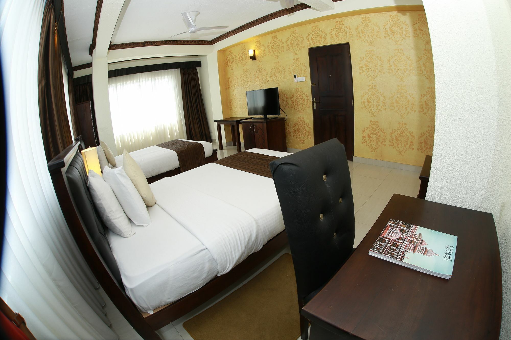 Hotel Sunhill - Kolombo Bagian luar foto